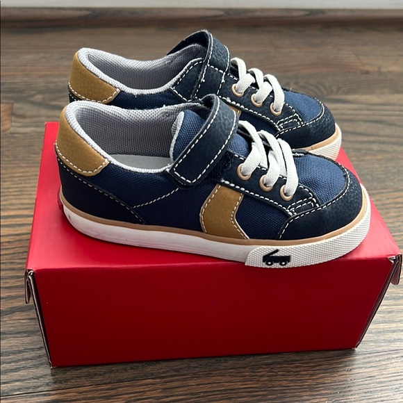 See Kai Run Toddler Sneaker - Picture 3 of 7